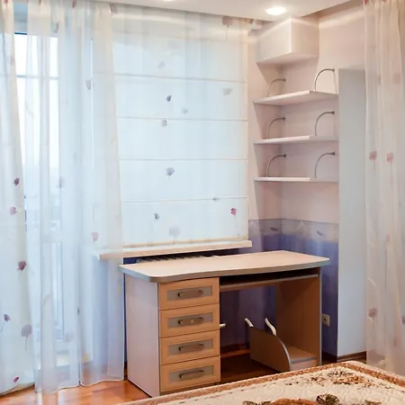 On Kazarmennyi Zavulok Apartament Mińsk